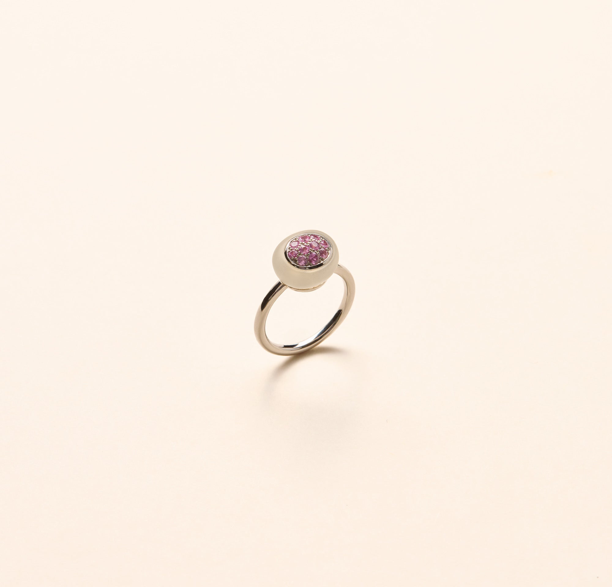 Bague Mini Galet, cristal de roche et saphirs roses