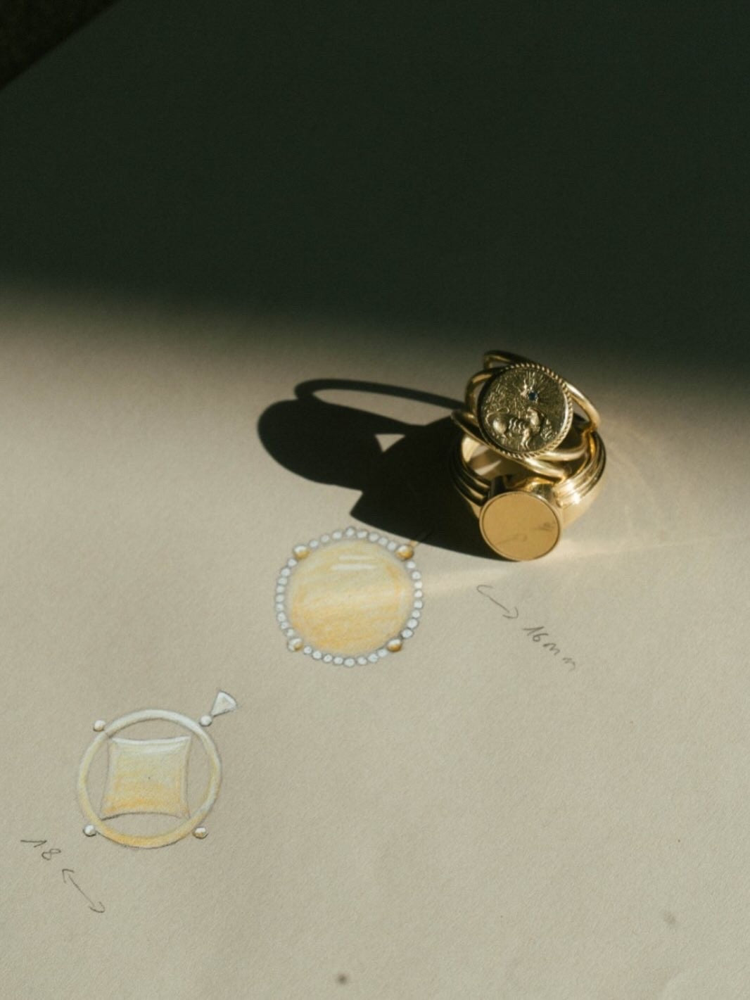 Armoiries Nouvelles : le sur-mesure narratif