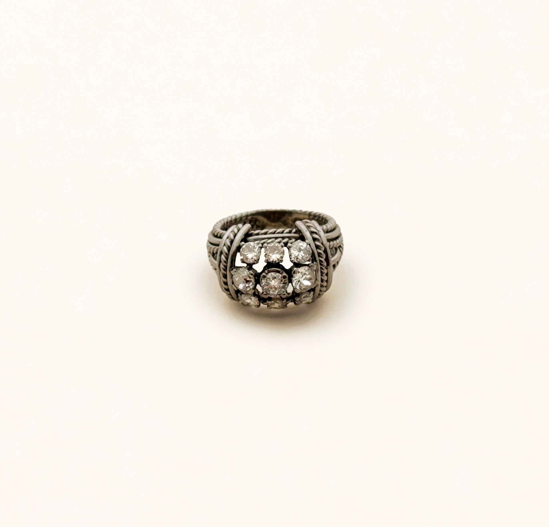Bague dôme, diamants taille ancienne