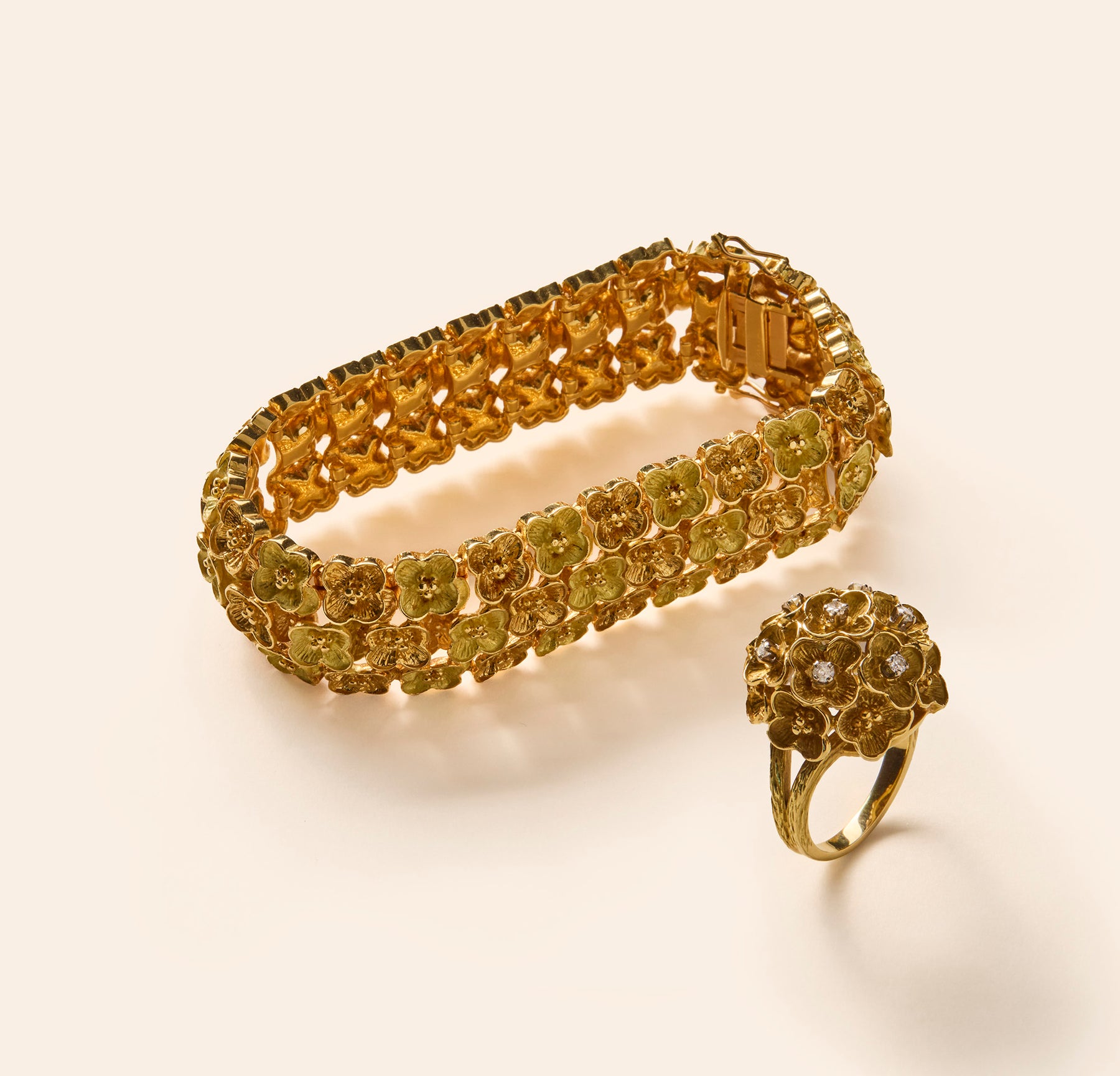 Bague et bracelet Hortensias en or et diamants , Michèle Morgan