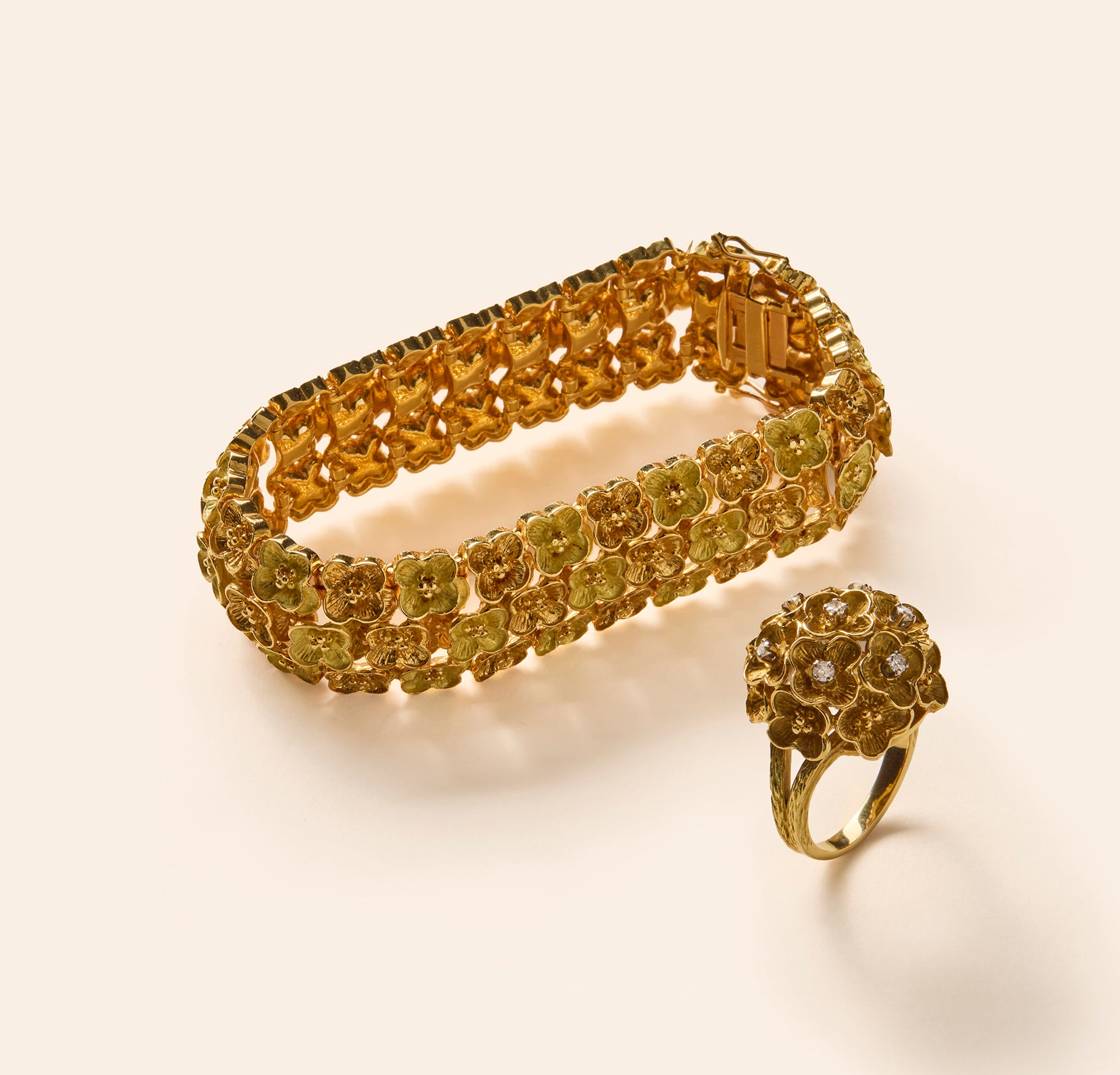 Bague et bracelet Hortensias en or et diamants , Michèle Morgan
