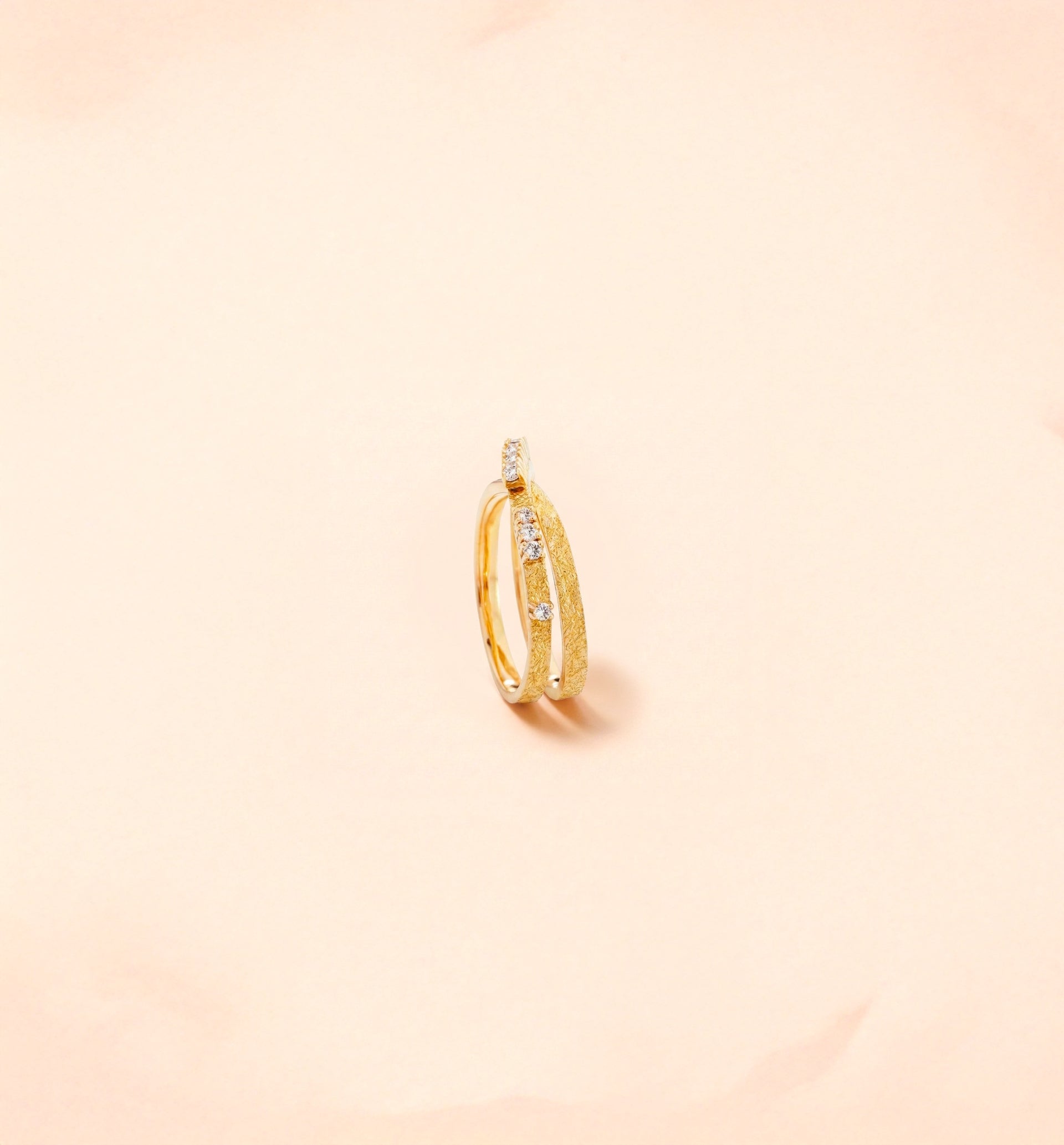 Alliance épidermique cross diamant, Martine Hermans