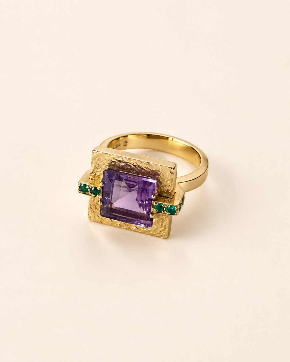 Bague Castello di Trani améthyste et émeraudes