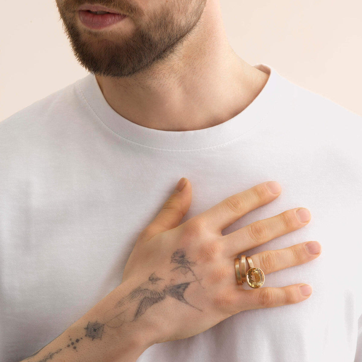 Bague Diva portée homme