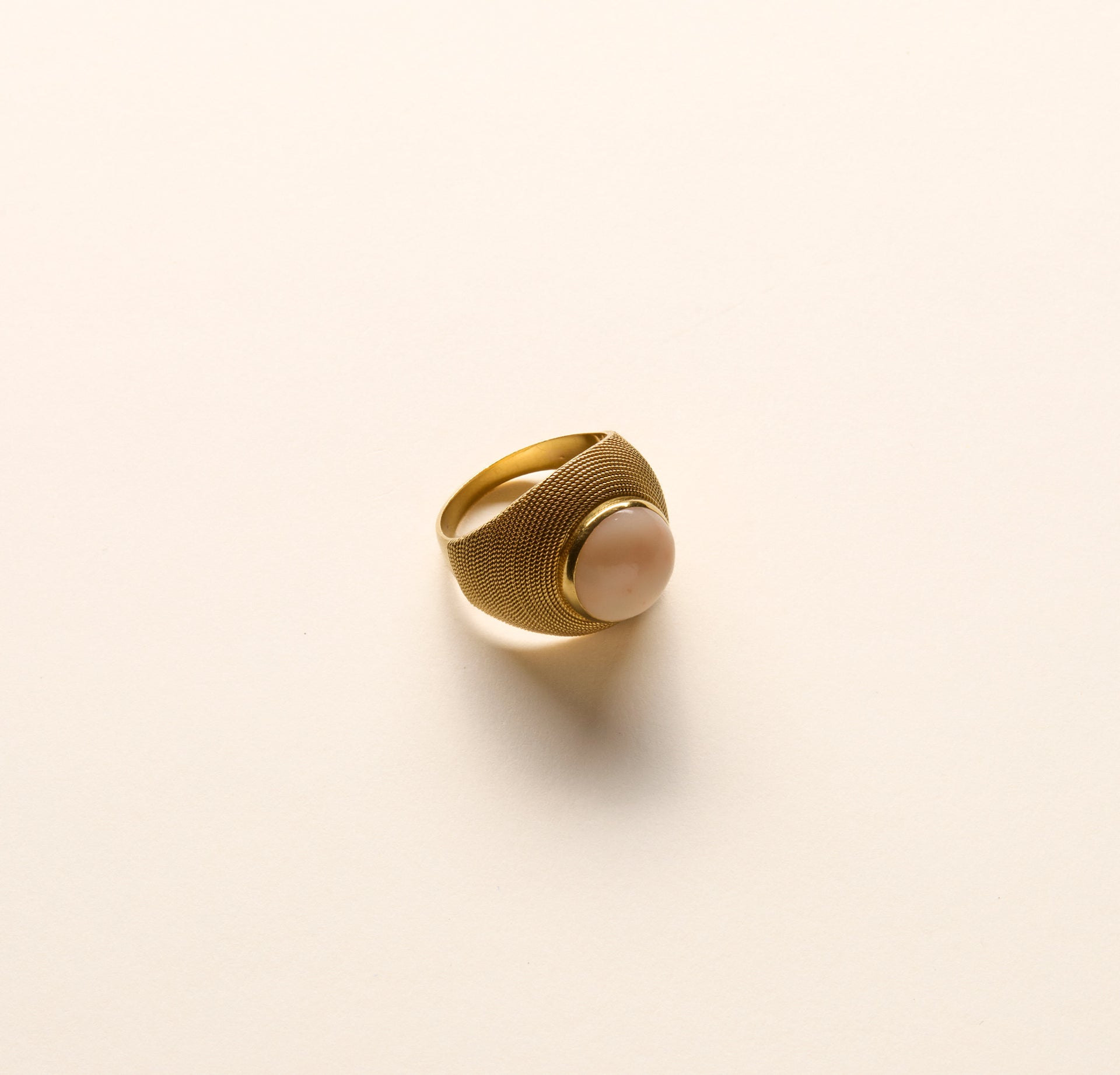 Bague ancienne or tressé et corail