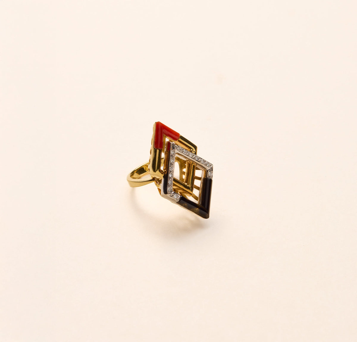 Bague ancienne Moderniste, 2 losanges imbriqués 