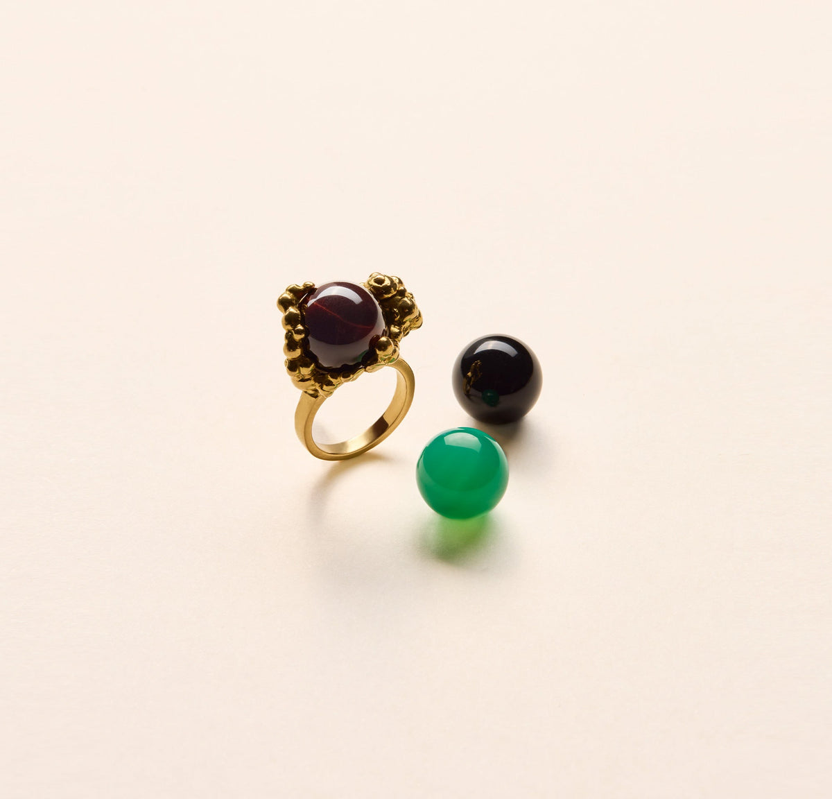 Bague ancienne Jean Vendôme, 3 perles 