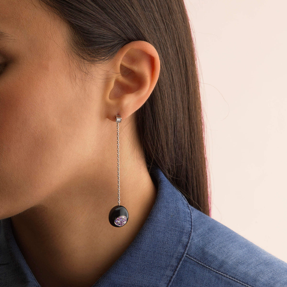 Boucles d'oreilles portées Galet, onyx et saphirs de couleur - Joalie