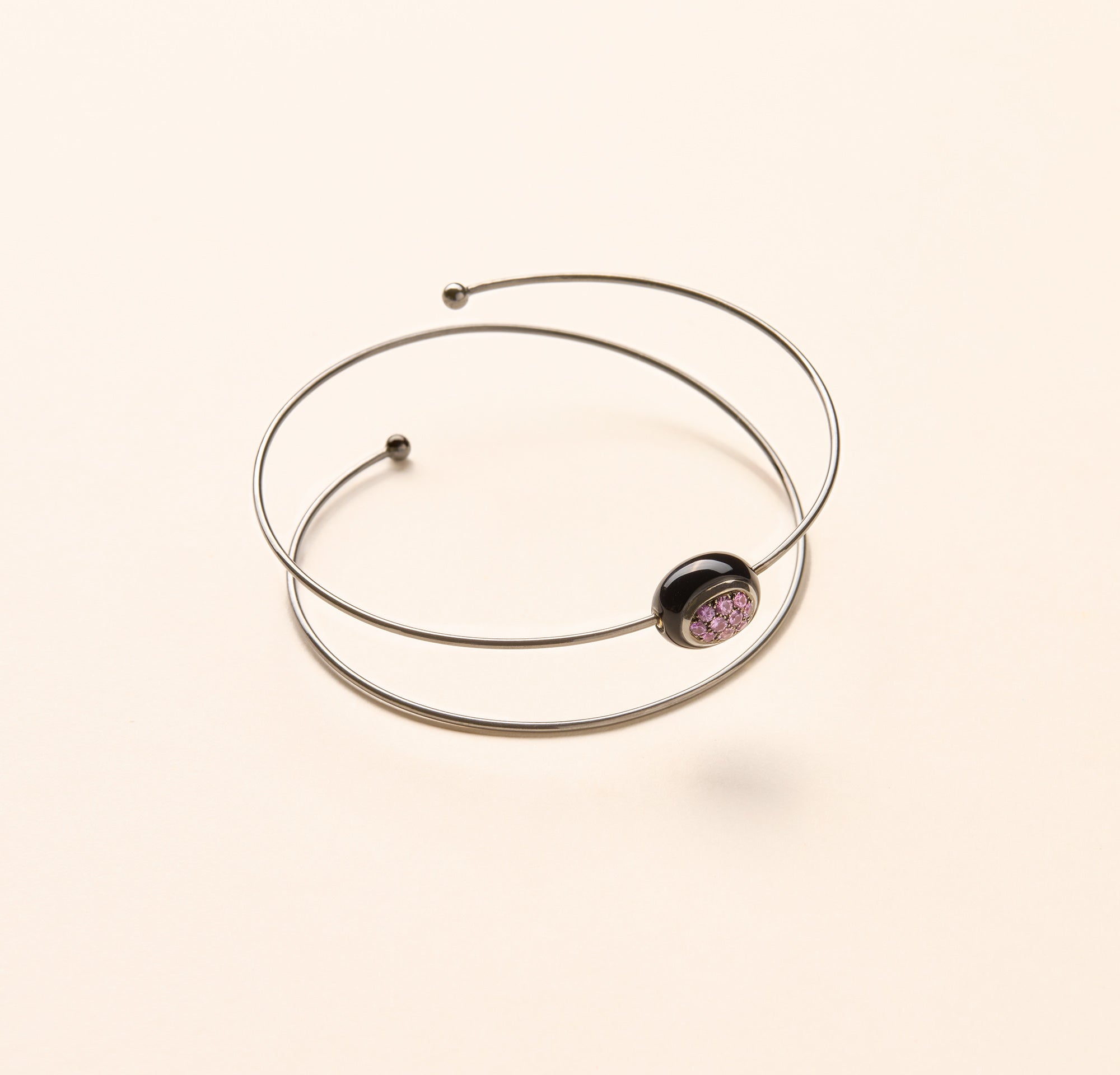 Bracelet Mini Galet, onyx et saphirs de couleur - Joalie