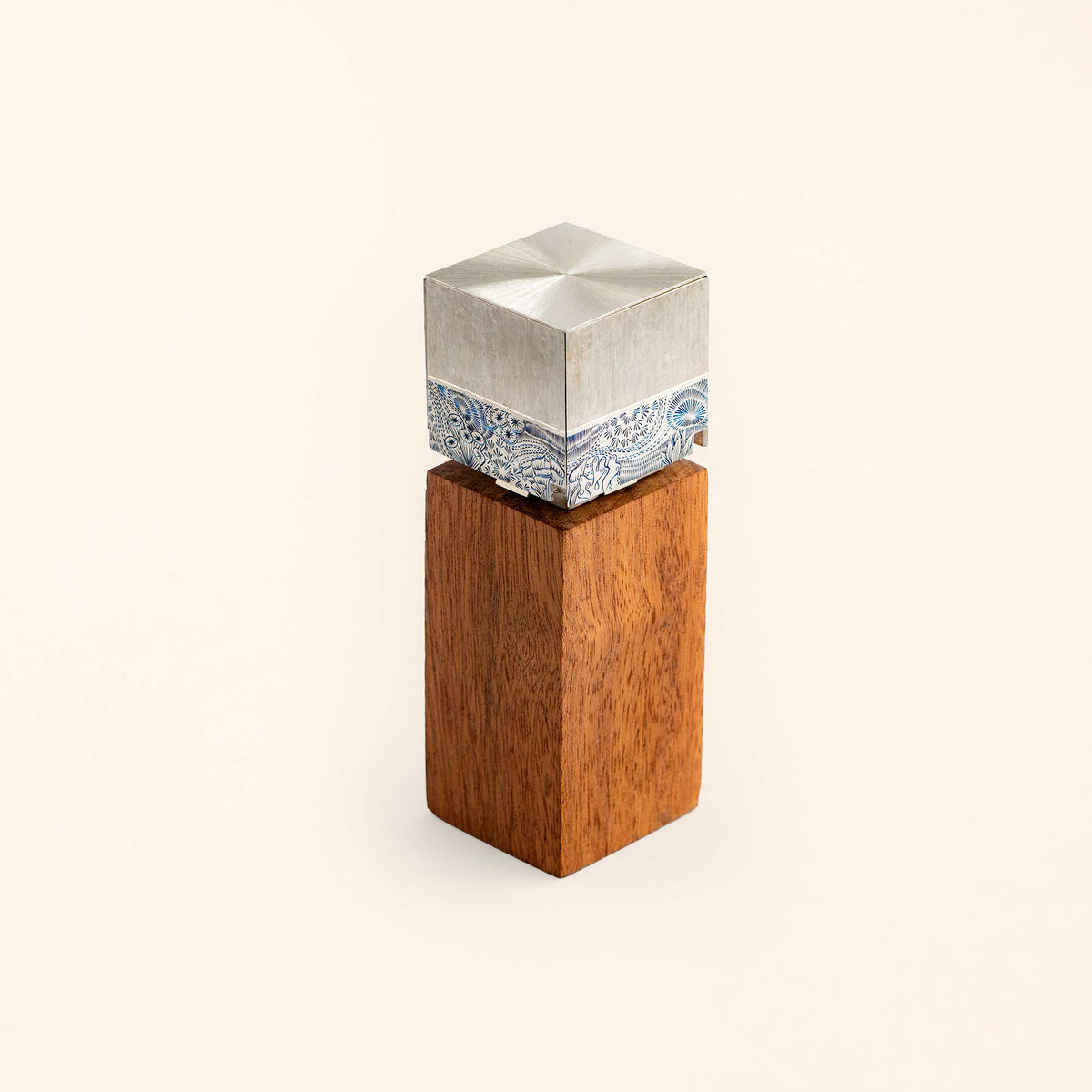 écrin cube gravure satinée figurative