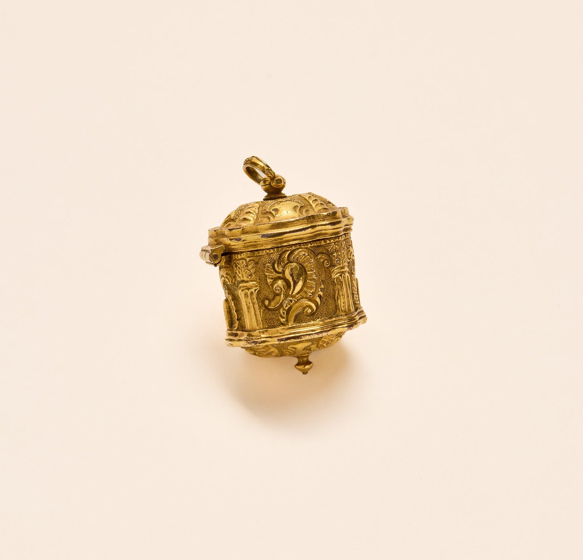 Étui de parfum provenant d'une châtelaine 