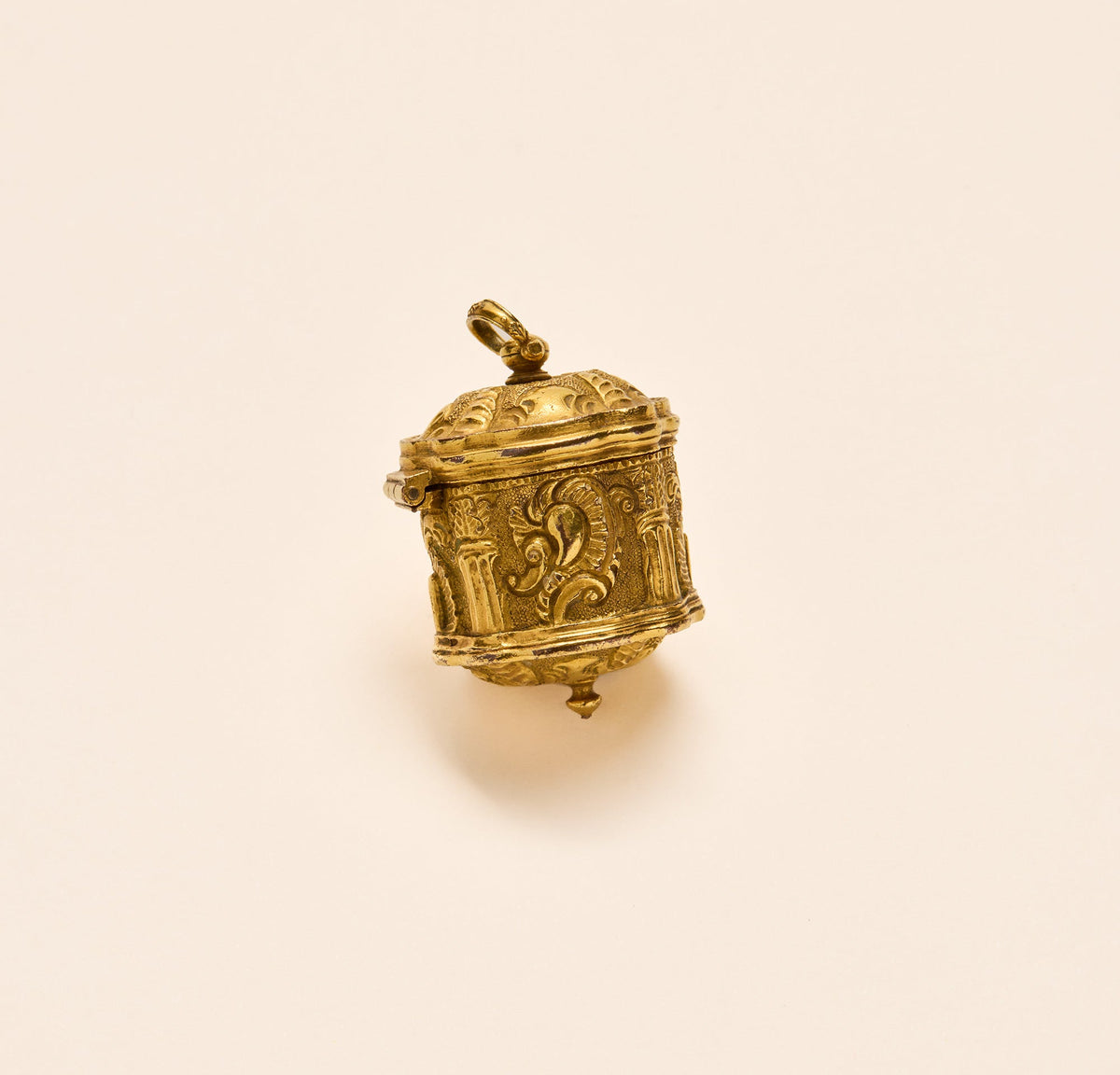 Étui de parfum provenant d'une châtelaine 